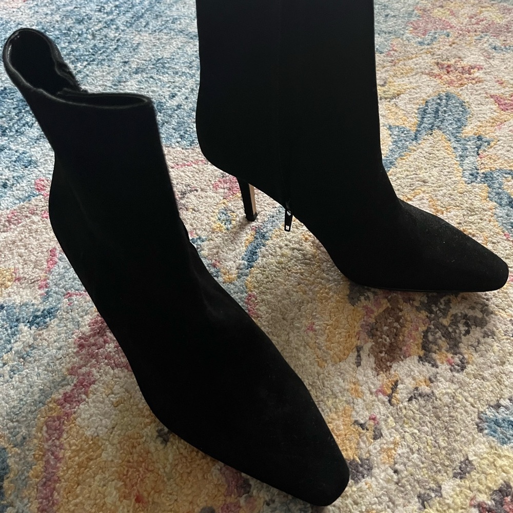 BRAND NEW Ann Taylor Straight Stiletto Heel Suede Booties. New w/o tags.